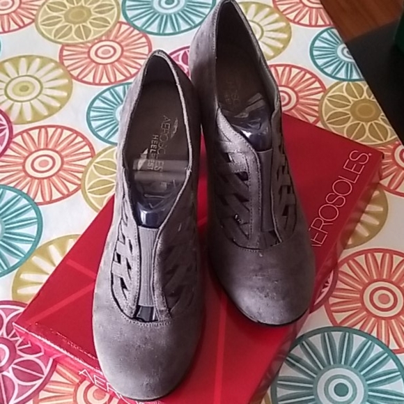 Pumps - Picture 2 of 6